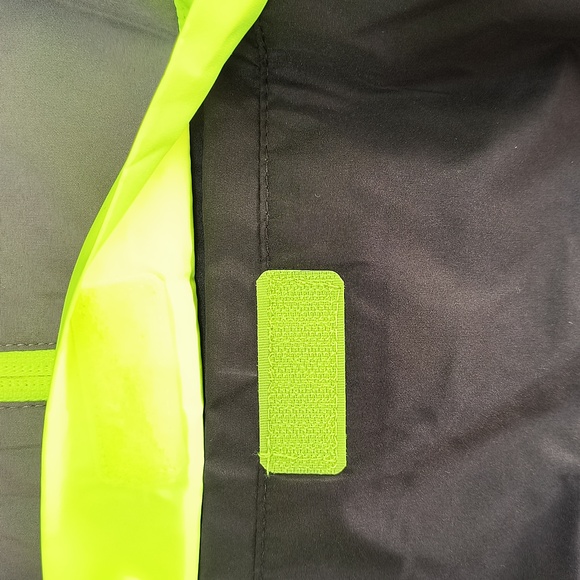 Puma Kids Windbreaker in Castle Rock colorway NWT - Picture 4 of 9